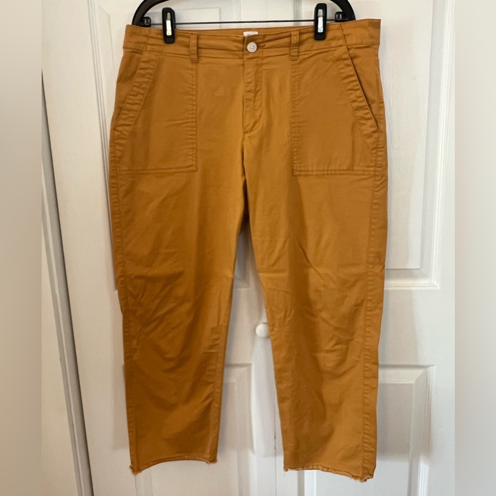 Mustard yellow capri Gap Girlfriend Khaki pants